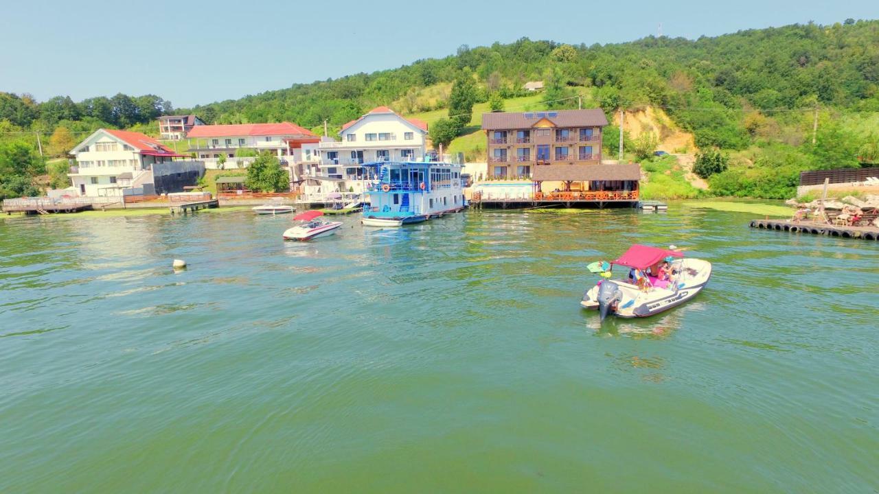 فندق Mustaciosul Dunarii Ieşelniţa المظهر الخارجي الصورة